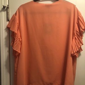 NWOT beautiful blouse !